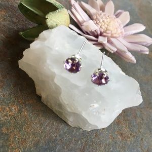 🎈Sale 🎈NWOT 2 for $10 February birthstone light purple post earrings